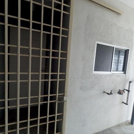 Inpenang Muslim Homestay Джордж Таун Екстериор снимка